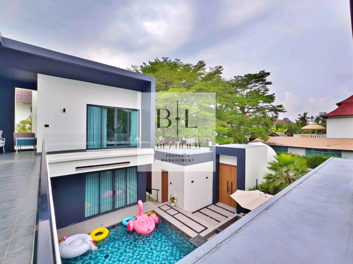 Nagawari Village - Luxury Newly Completed Villa 7-Bedroom — Rare Find in Na Jomtien 