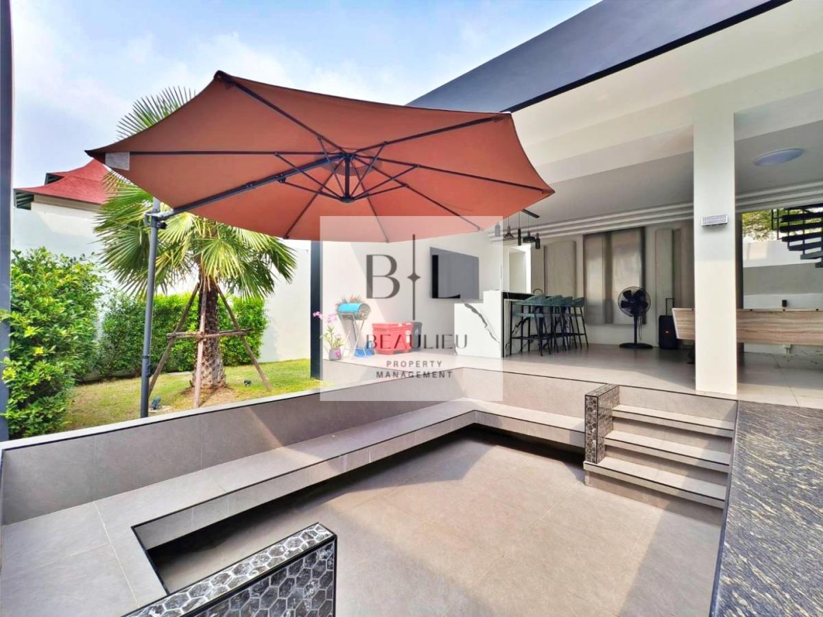 Nagawari Village - Luxury Newly Completed Villa 7-Bedroom — Rare Find in Na Jomtien 