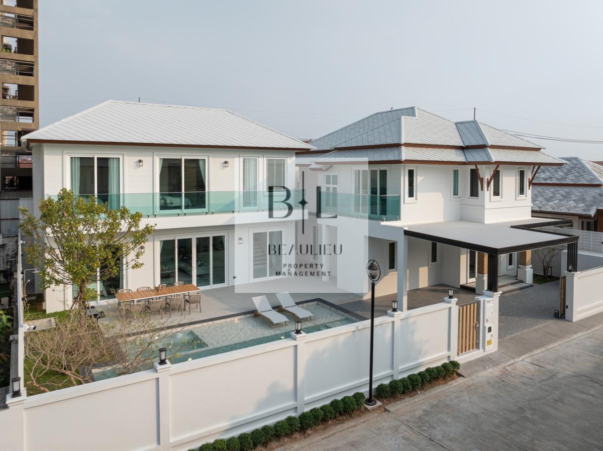 Rachawadee Villa - Grand 7-Bedroom Pool Villa in Prime East Pattaya Location 