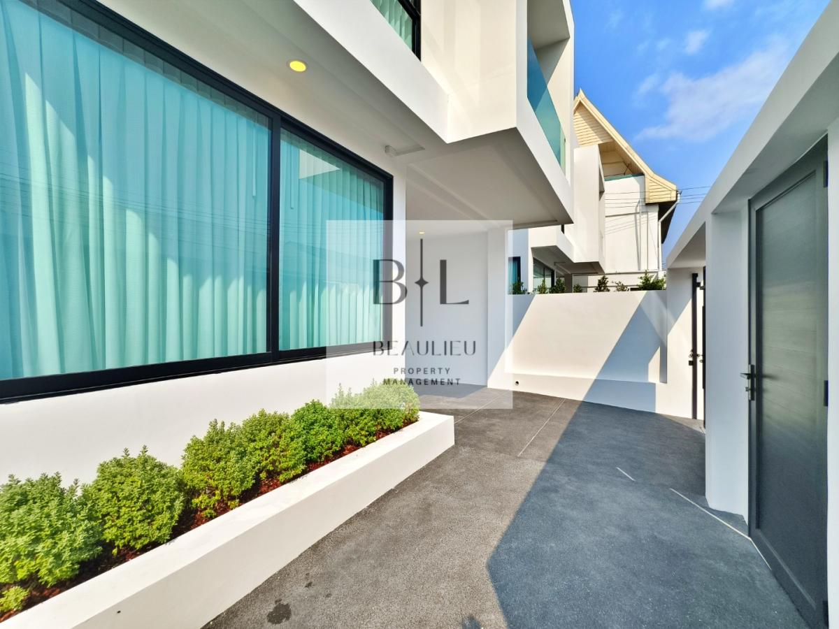 Minimalist Modern Home - 3 bed 4 bath - Comfortable Modern Living near the Beach - Naklua