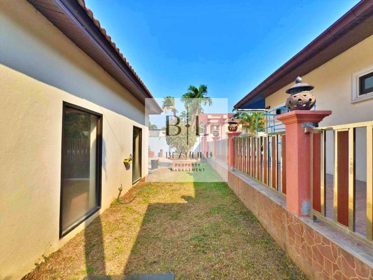 Spacious Pool Villa on Large Land Plot – 5 Bedrooms - Mabprachan Lake 