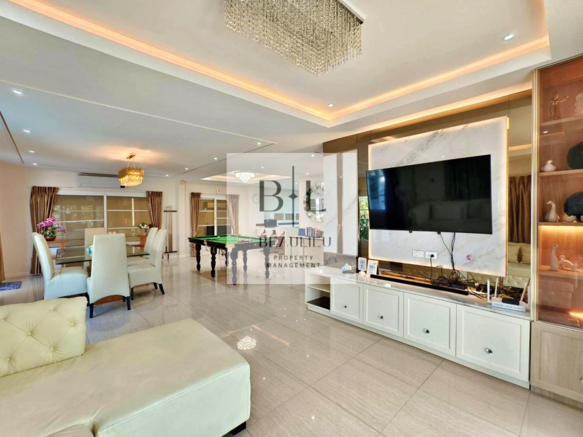 Central Park Hillside Village - Spacious 4 Bedroom Family Home with Saltwater Pool - East Pattaya
