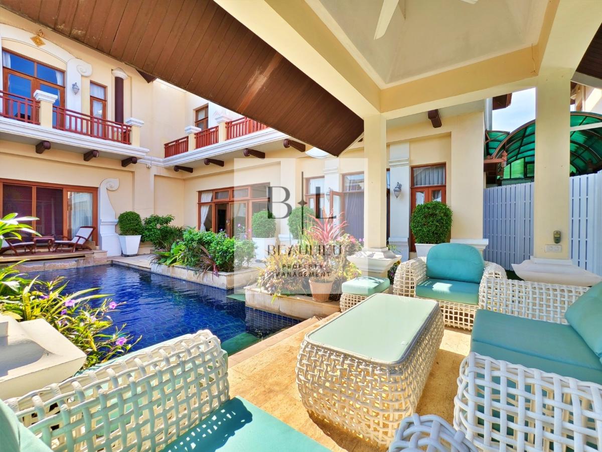 Exclusive Canal Front Villa 4-Bedroom - Private Boat Dock - View Talay Marina - Na Jomtien 