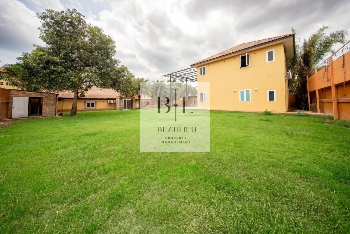 Spacious 5-Bedroom Villa on 1.5 Rai Plot | Private Pool & Jacuzzi - Huai Yai, East Pattaya