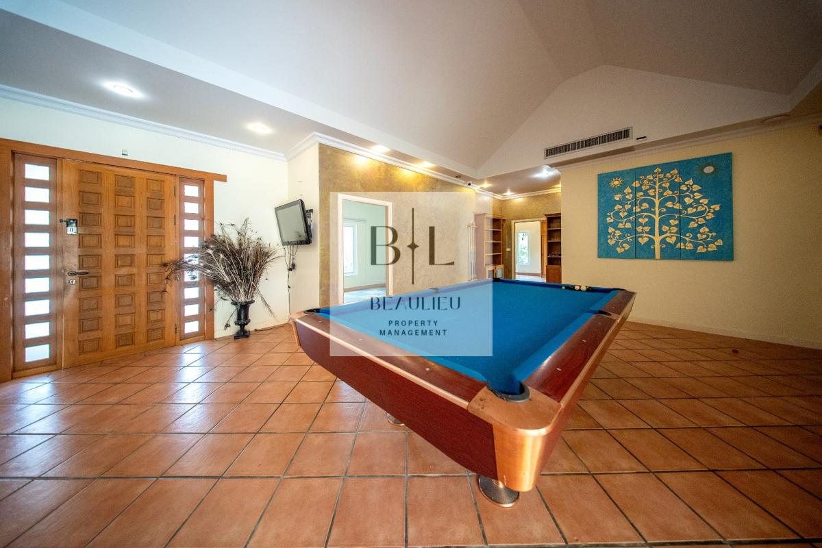 Spacious 5-Bedroom Villa on 1.5 Rai Plot | Private Pool & Jacuzzi - Huai Yai, East Pattaya