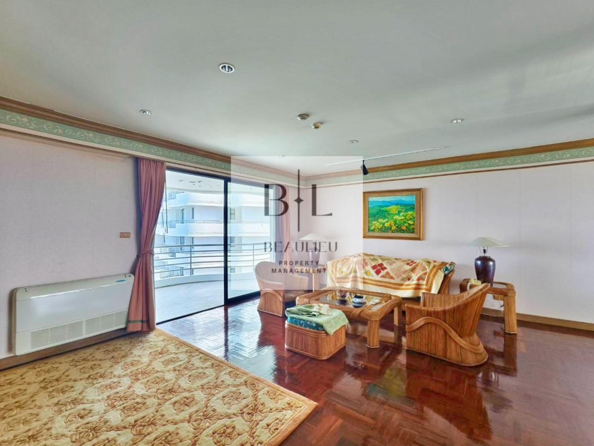 Exclusive Beachfront Living: 192sqm Sea View Condo for Sale - Royal Cliff Garden - Pratumnak