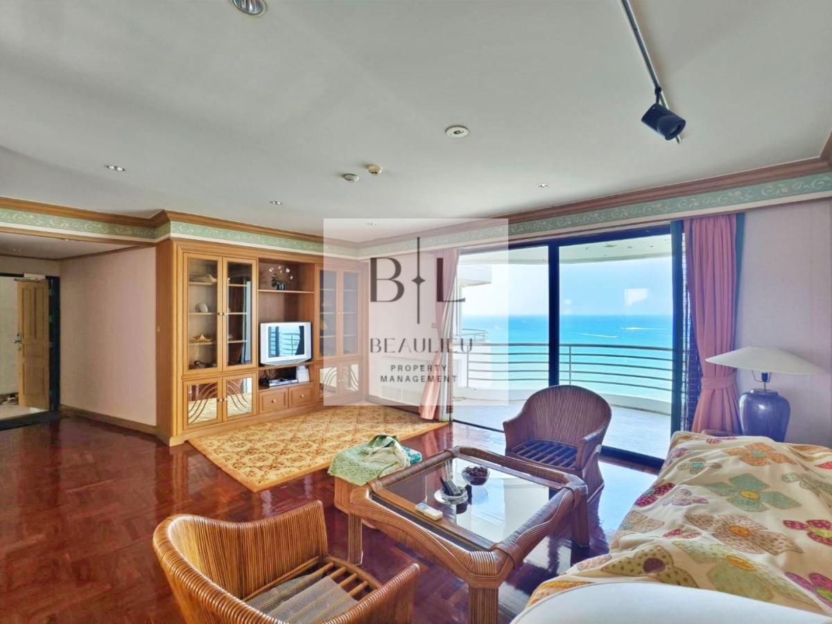 Exclusive Beachfront Living: 192sqm Sea View Condo for Sale - Royal Cliff Garden - Pratumnak