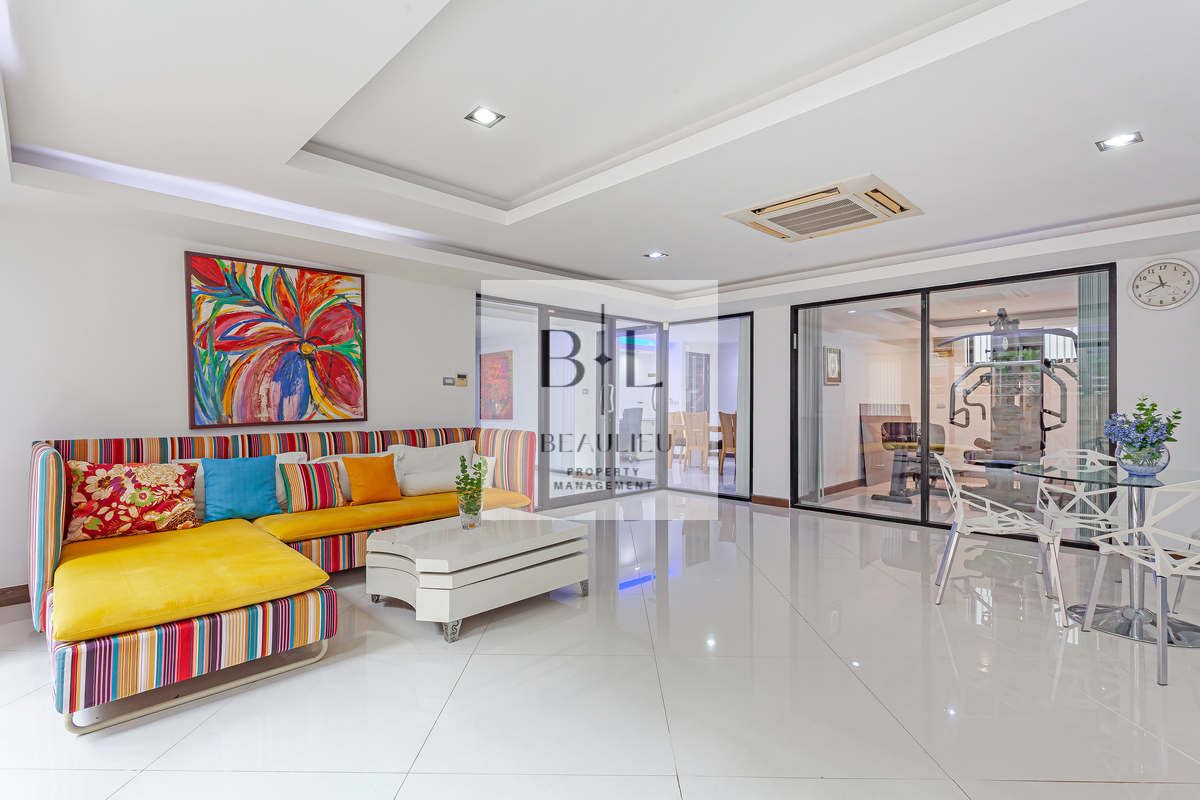 4-Bedroom Luxury Pool Villa for Sale in Pratumnak, Pattaya - Pet Friendly