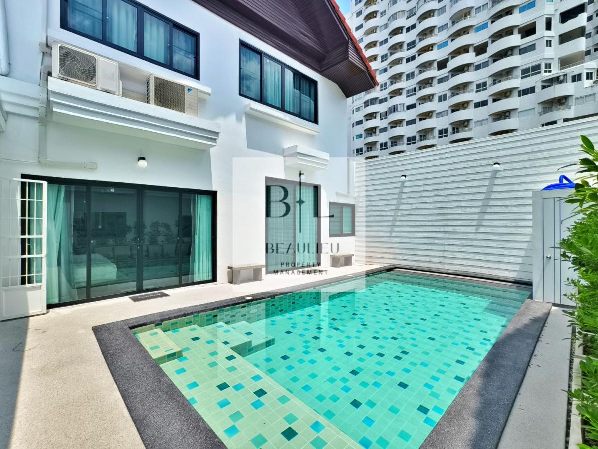 Hin Wong Niwet - Beach Village Pool Villa for Sale - Na Jomtien Close to Motorway