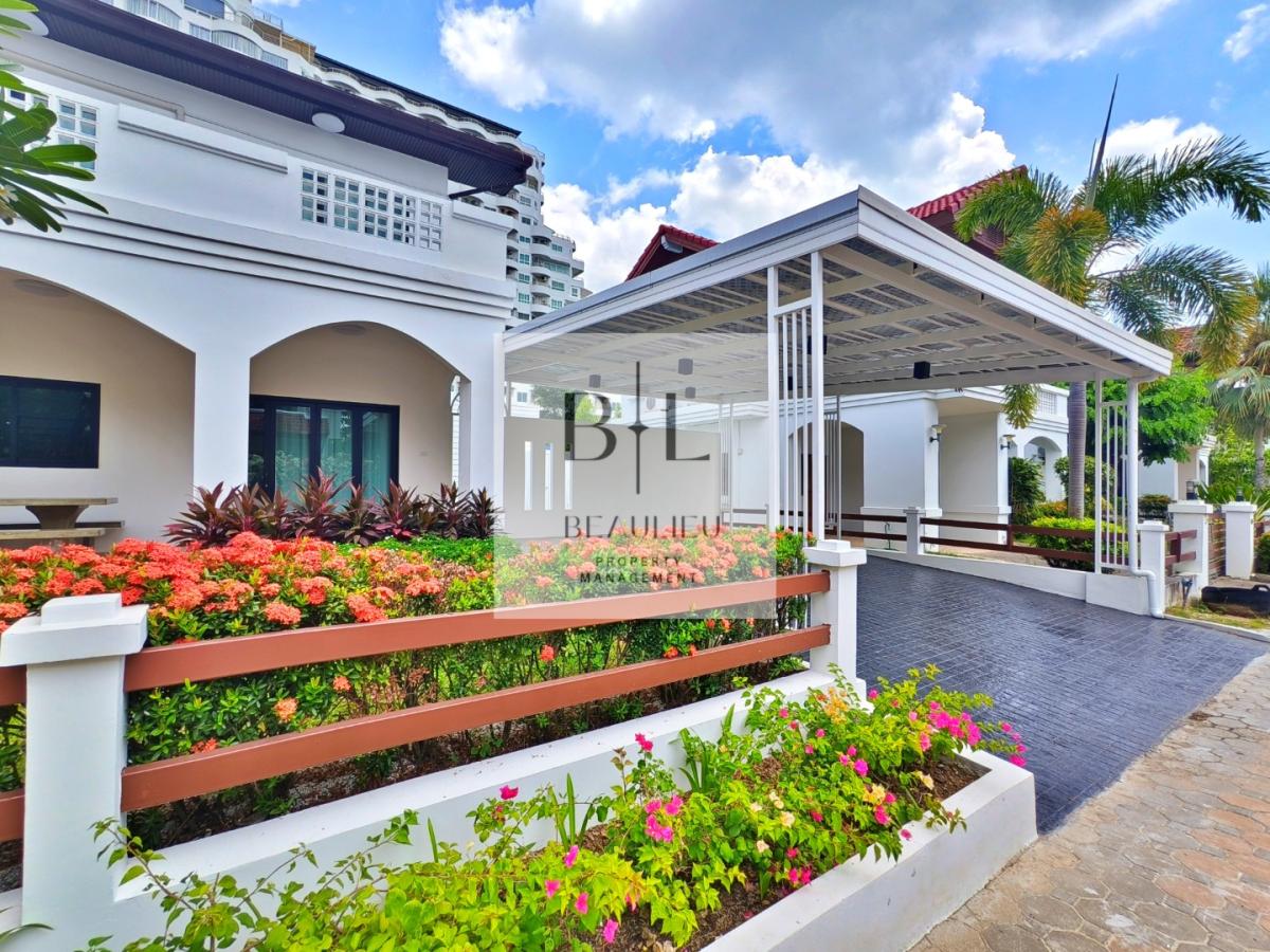 Hin Wong Niwet - Beach Village Pool Villa for Sale - Na Jomtien Close to Motorway
