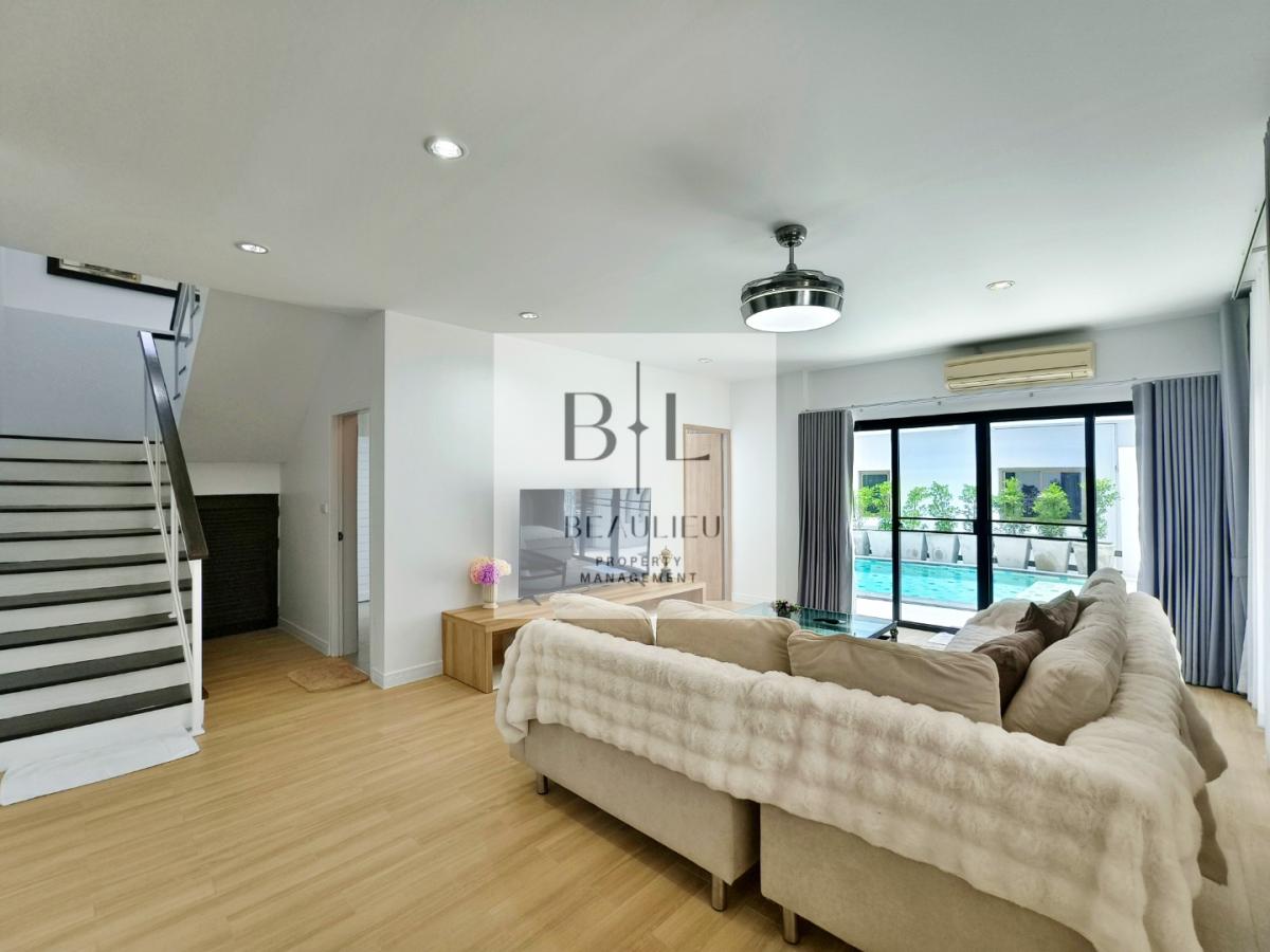 Hin Wong Niwet - Beach Village Pool Villa for Sale - Na Jomtien Close to Motorway