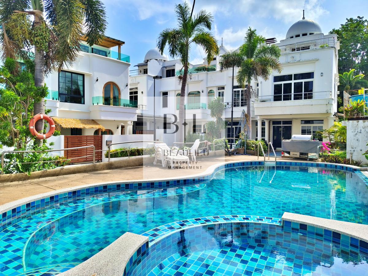 Beachside Modern 3 Bedroom Townhouse with Seaview in Wongamat Pattaya - Naklua