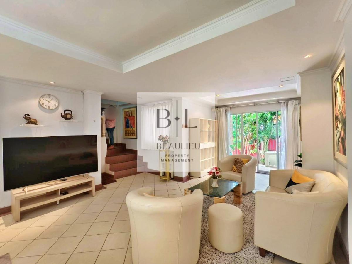Charming 3-Storey Family Home in Prime South Pattaya Location