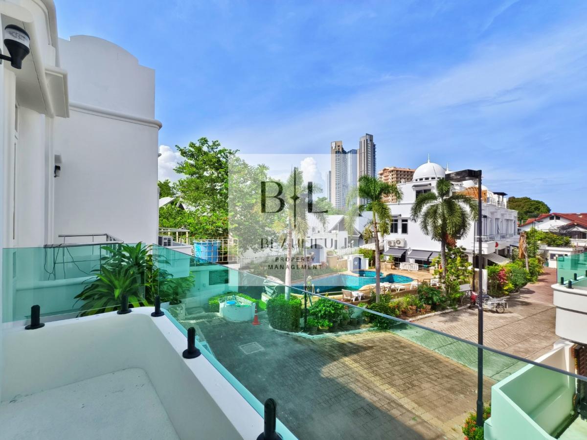 Santorini-Wongamat-Exclusive-Place